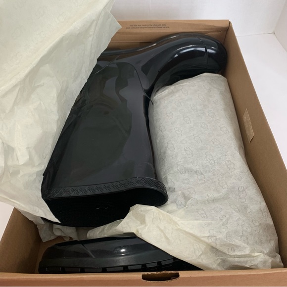 UGG NWT in box Shaye style black patent rain boots size 11 Gorgeous boots - Picture 5 of 14